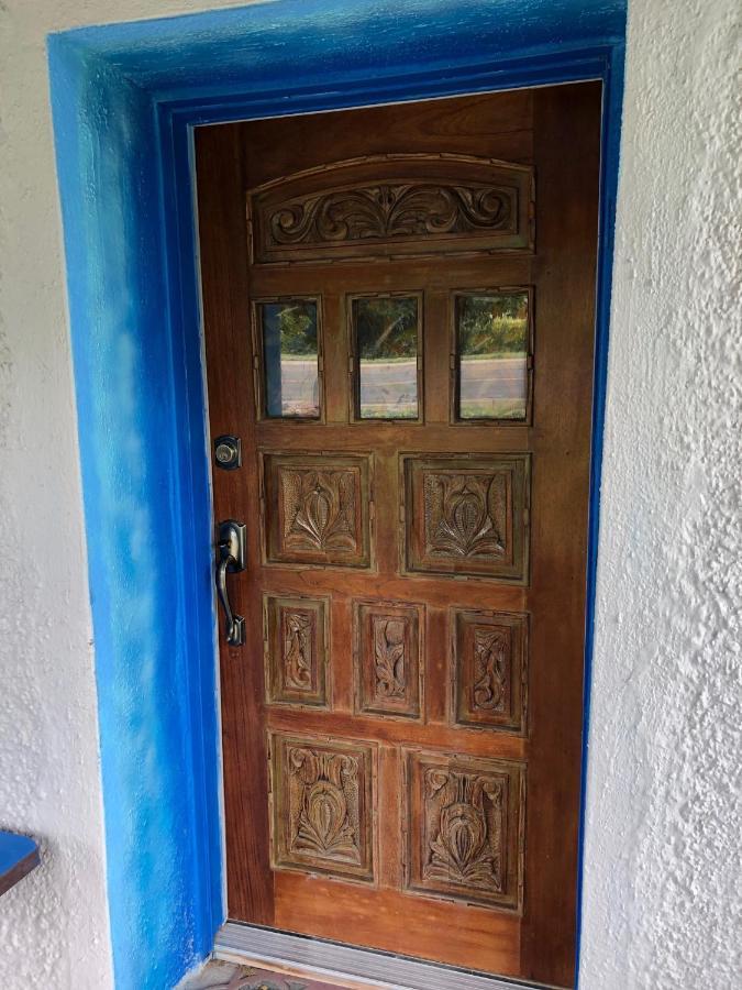 El Viejo Adobe - Across From Sul Ross Campus Bed & Breakfast Alpine Bagian luar foto