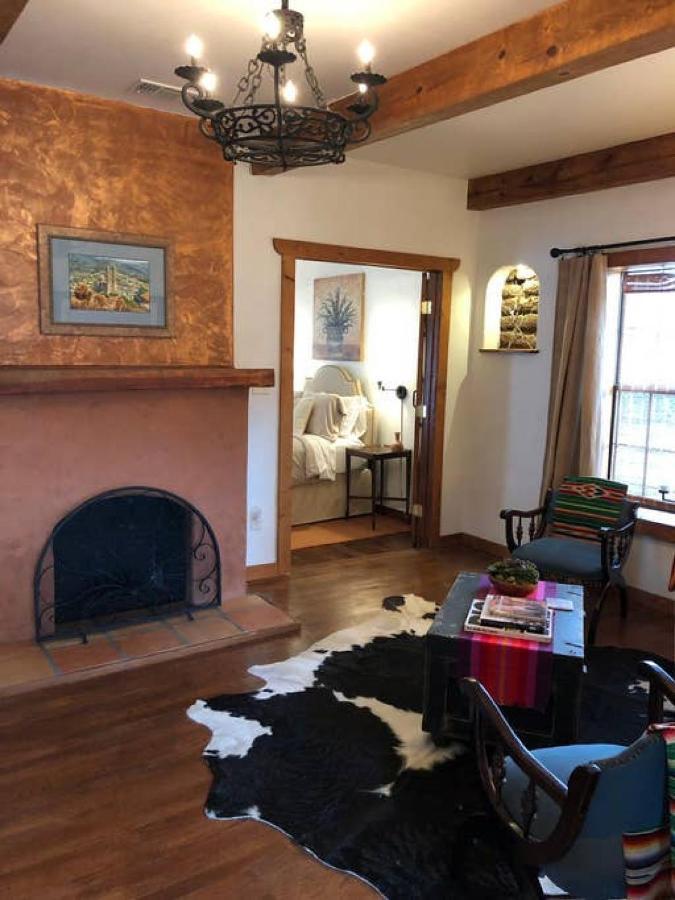 El Viejo Adobe - Across From Sul Ross Campus Bed & Breakfast Alpine Bagian luar foto