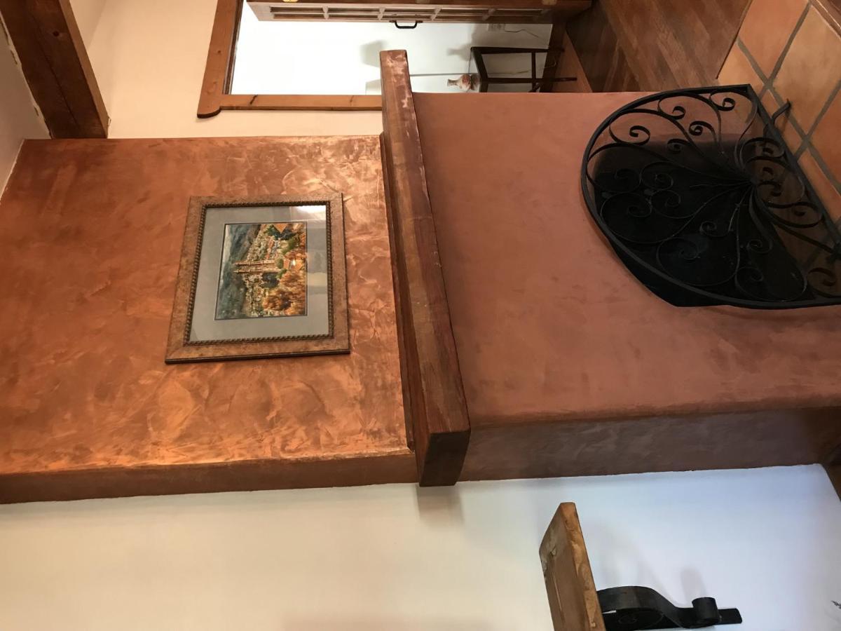 El Viejo Adobe - Across From Sul Ross Campus Bed & Breakfast Alpine Bagian luar foto