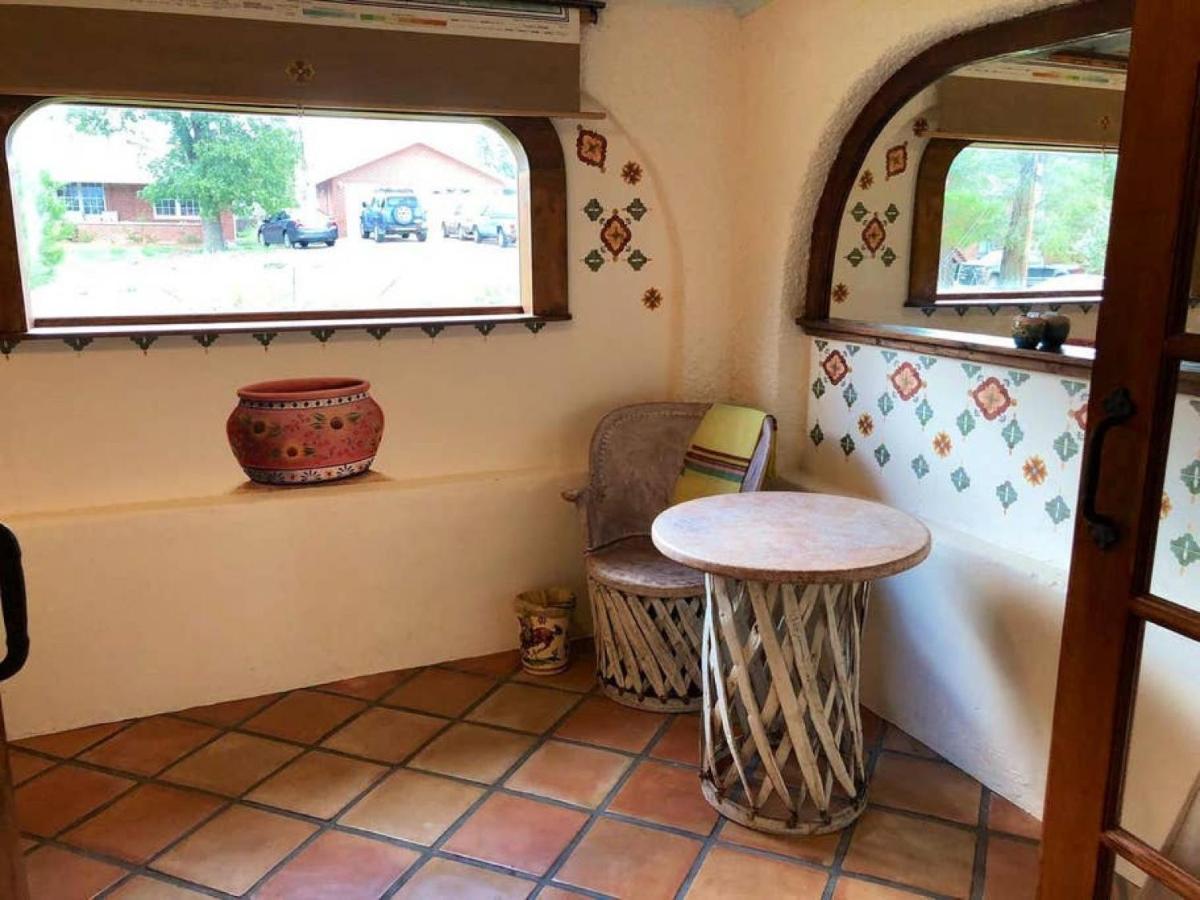 El Viejo Adobe - Across From Sul Ross Campus Bed & Breakfast Alpine Bagian luar foto